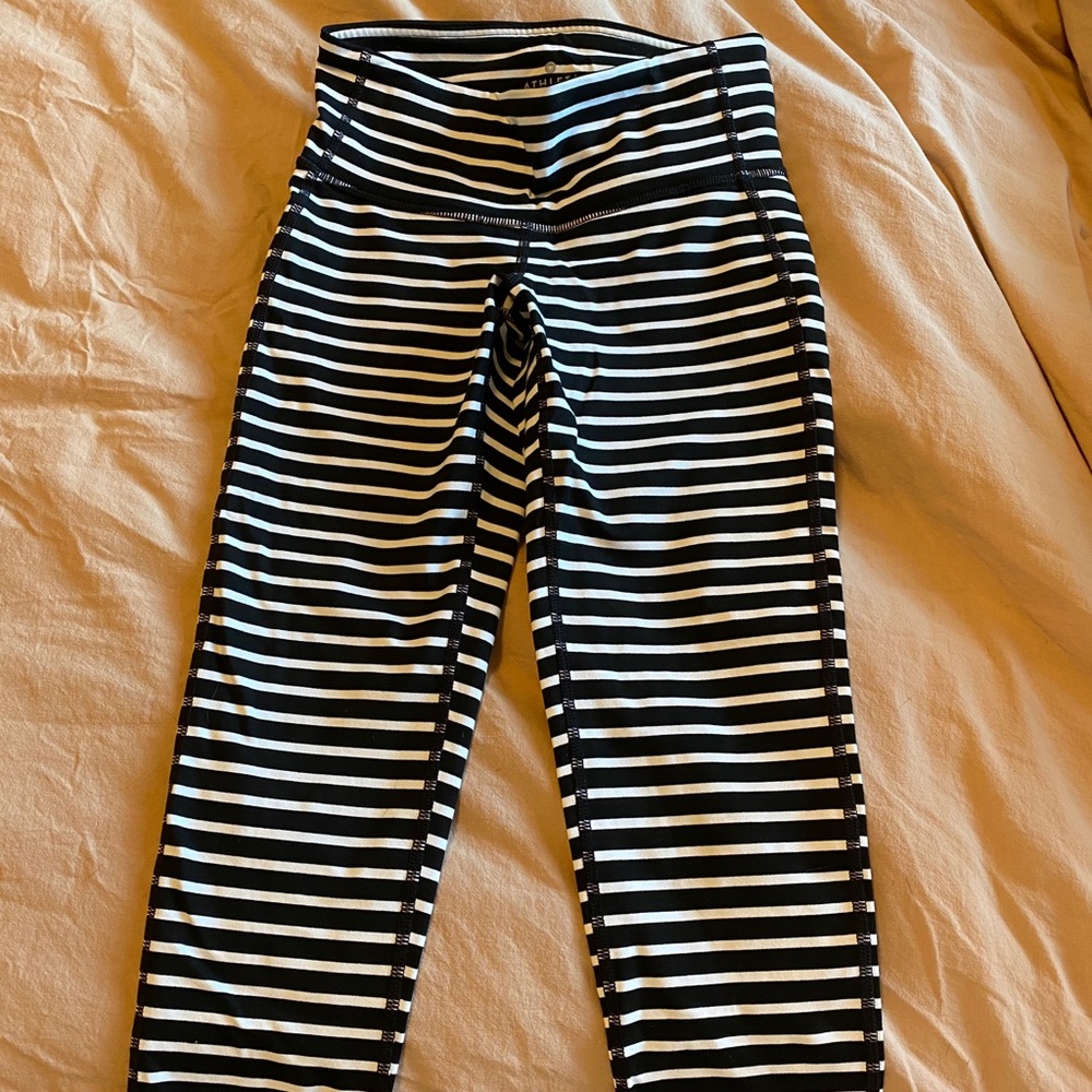 Athleta women’s cropped leggings